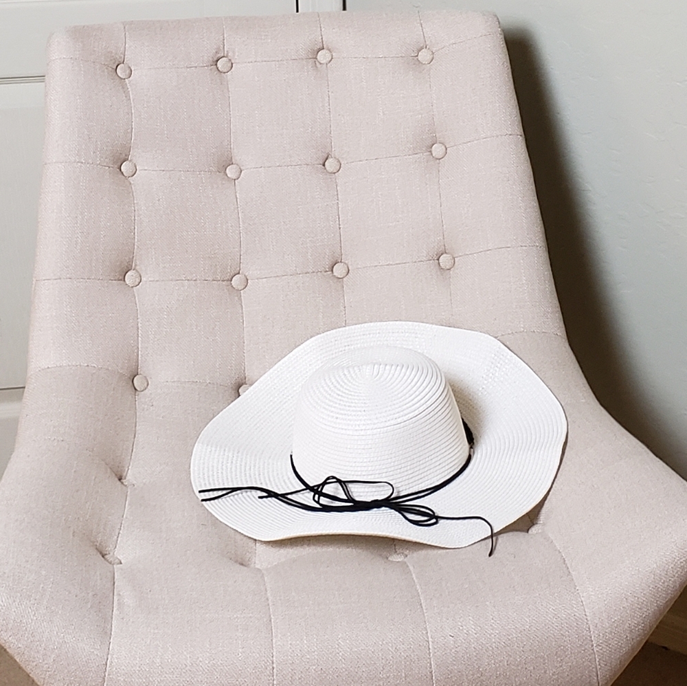 Women's Straw Sun Hat  NWOT